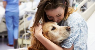 Specchio dei tempi e i Golden di Aslan portano la Pet Therapy  al polo oncologico di Candiolo.